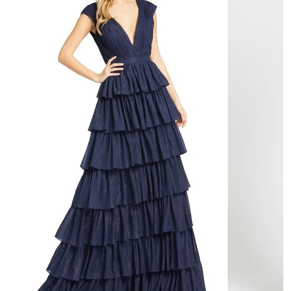 Mac Duggal Dresses & Skirts - NWOT Mac Duggal plunge neck tiered gown